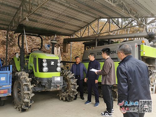 農機審批送上門，貼心服務助春耕——崇義縣行政審批局創新服務模式，打通農機服務“最后一公里”